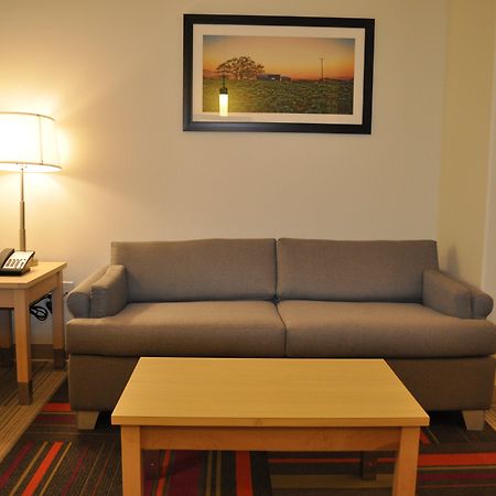 Holiday Inn Express & Suites Price By Ihg Buitenkant foto