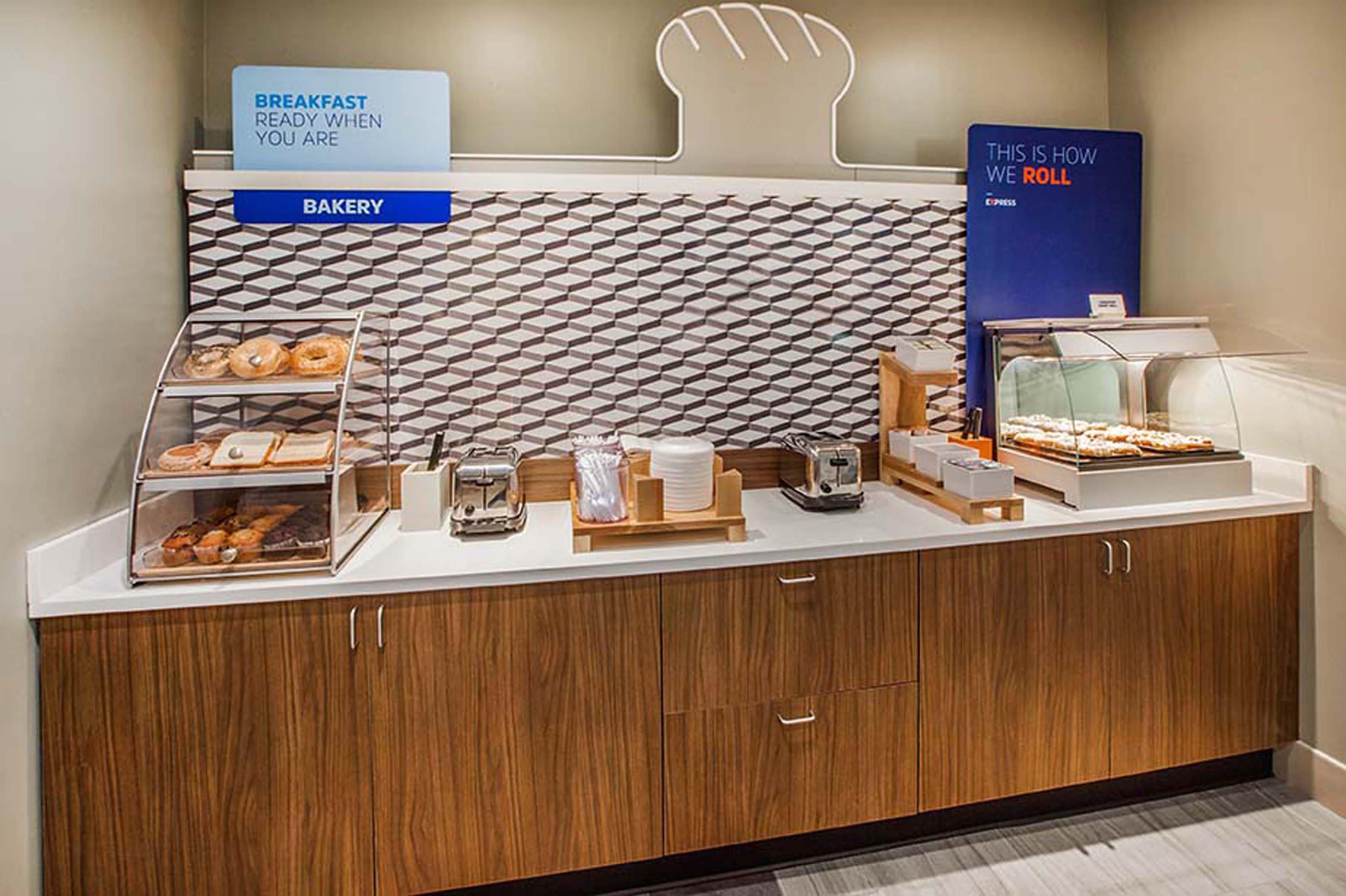 Holiday Inn Express & Suites Price By Ihg Buitenkant foto