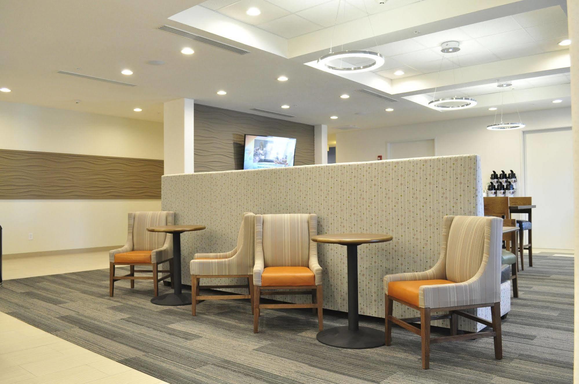 Holiday Inn Express & Suites Price By Ihg Buitenkant foto