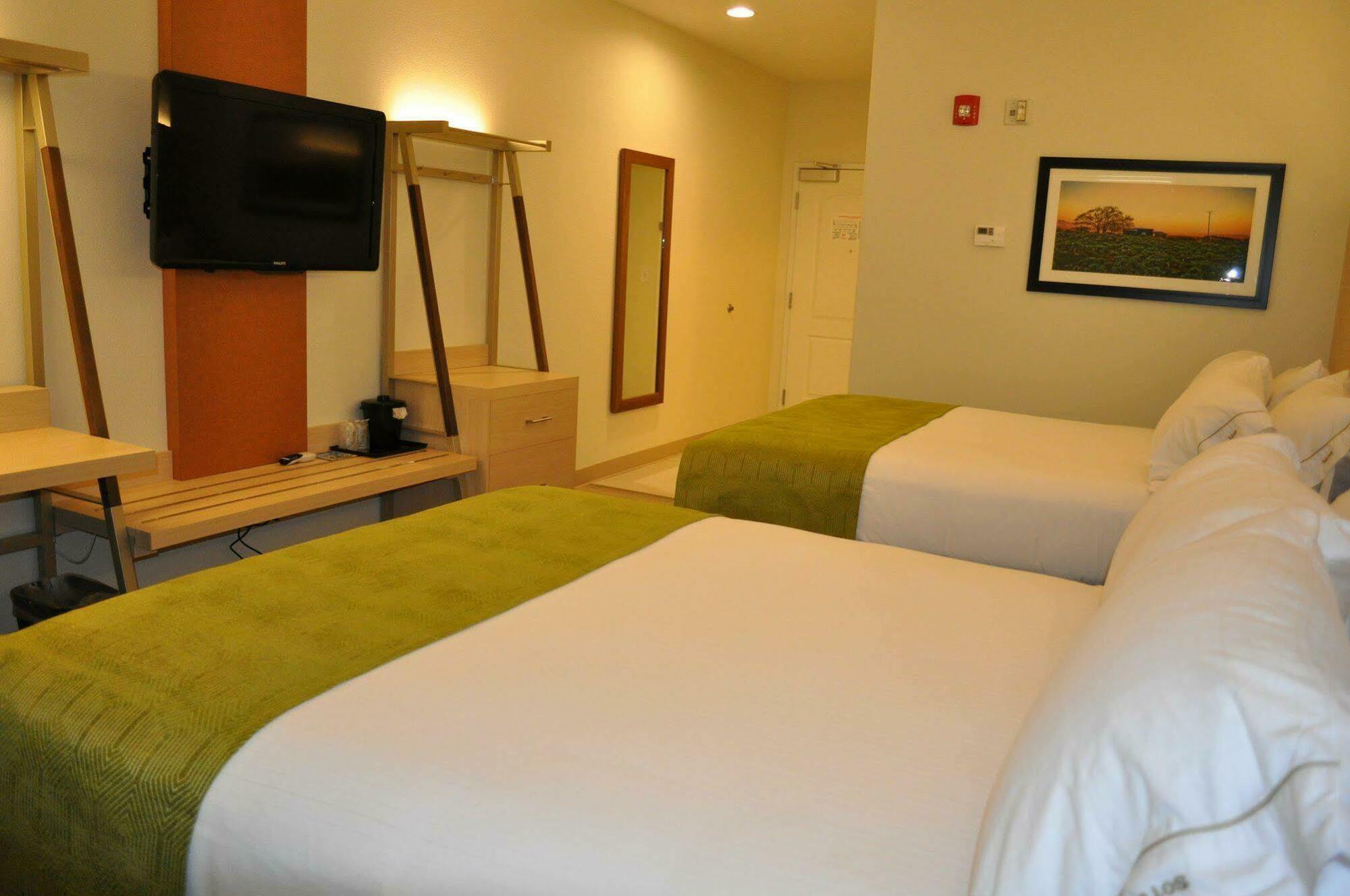 Holiday Inn Express & Suites Price By Ihg Buitenkant foto